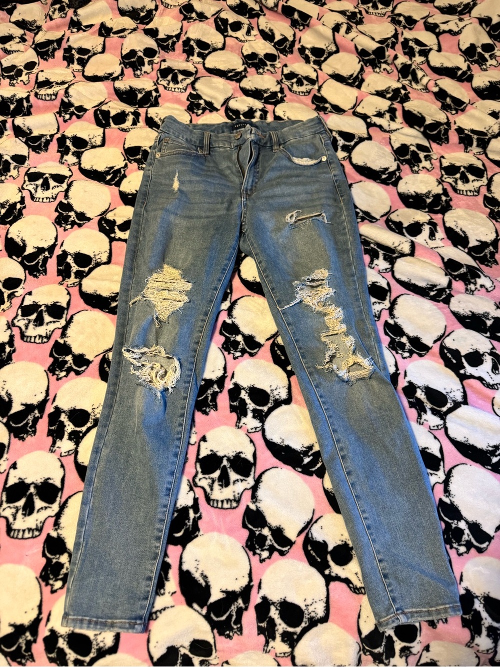 Aeropostale High Rise Curvy Jeggings Distressed Jeans Size 8 – Super Stretchy